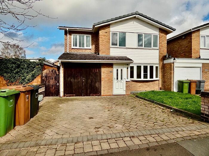 4 Bedroom Link Detached House To Rent In Wheeley Road, Solihull, B92