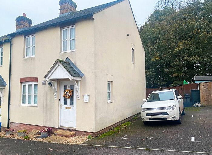 2 Bedroom End Of Terrace House For Sale In Highland Park, Cullompton, EX15