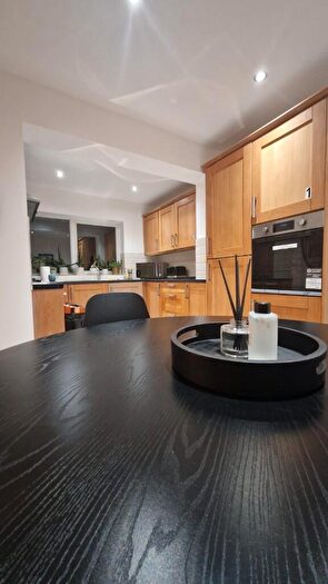House Of Multiple Occupation To Rent In Carlton Drive, Benfleet, Essex, SS7