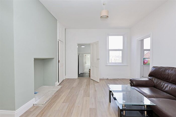 4 Bedroom Maisonette To Rent In Station Road, Wallsend, Newcastle Upon Tyne, NE28