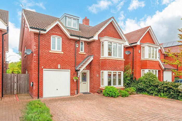 5 Bedroom Detached House For Sale In Norfolk Close, Iver, SL0