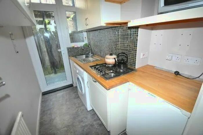 2 Bedroom Flat To Rent In (Ground Floor Flat) Edward Road, Walthamstow, E17