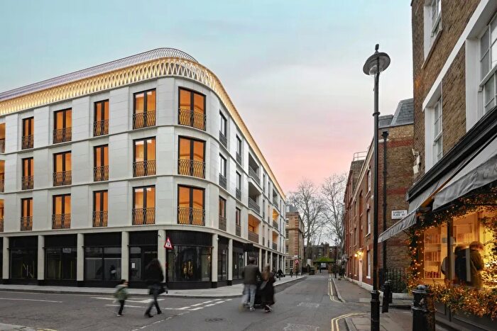 2 Bedroom Flat For Sale In Great Portland Street, London, W1W