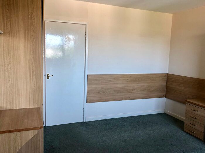 1 Bedroom Flat To Rent In Rousdown Road, Torquay, TQ2