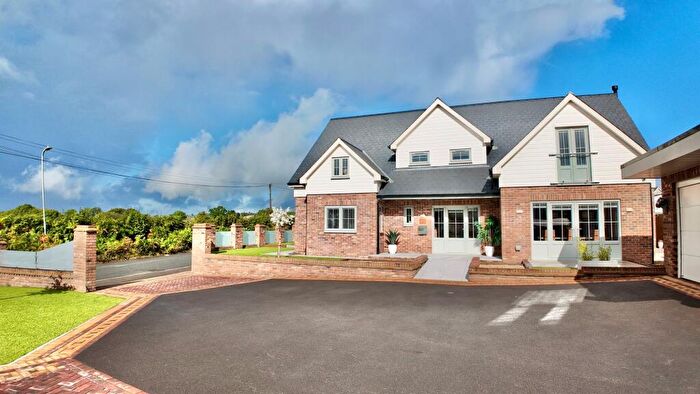 4 Bedroom Detached House For Sale In Heol-Y-Bedw-Hirion, Markham, NP12