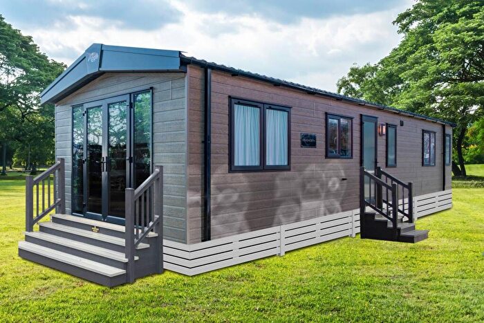 2 Bedroom Lodge For Sale In Stixwould Road, Woodhall Spa, Lincolnshire, LN10