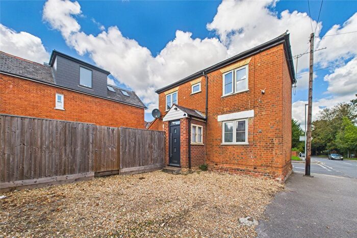 2 Bedroom Detached House To Rent In Wiltshire Road, Wokingham, Berkshire, RG40