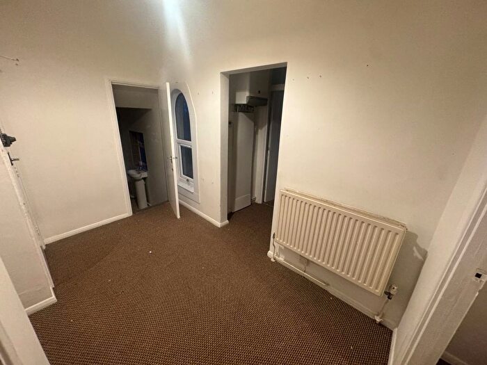 2 Bedroom Flat To Rent In South Road, Smethwick, B67