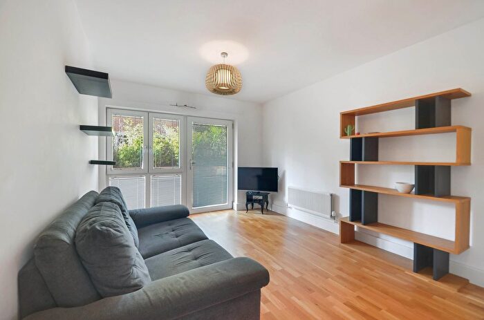 1 Bedroom Flat For Sale In Coopers Road, London, SE1