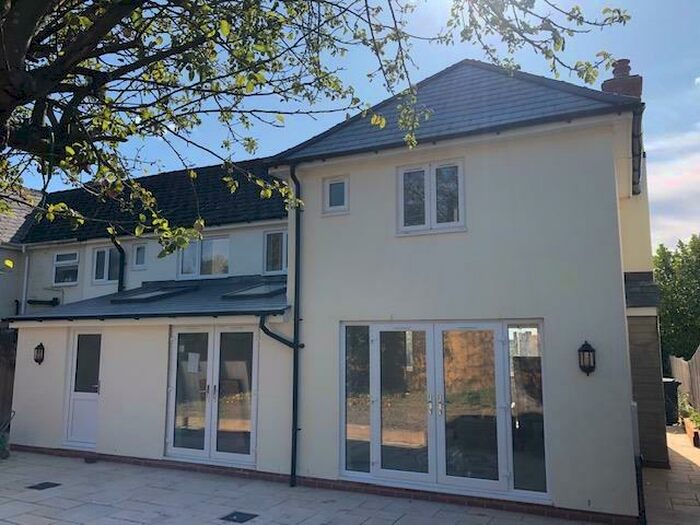 4 Bedroom Semi-Detached House To Rent In Burford Road, Witney, OX28