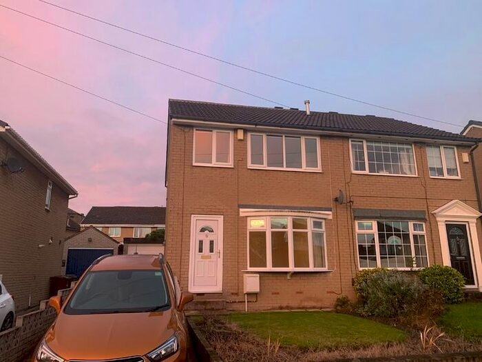 3 Bedroom Semi-Detached House To Rent In Hirstlands Drive, Ossett, Wakefield WF5