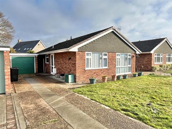 3 Bedroom Detached Bungalow For Sale In Ladbrooke Road, Clacton-On-Sea, CO16