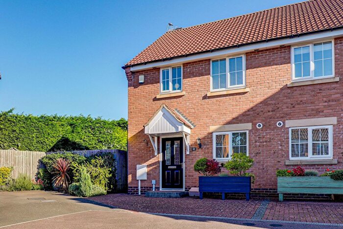3 Bedroom Semi Detached House For Sale In Clovelly Drive, Nottingham, NG3