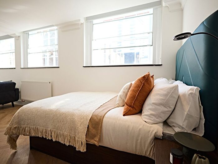 Studio To Rent In Apt, - Cookridge Street #, LS2