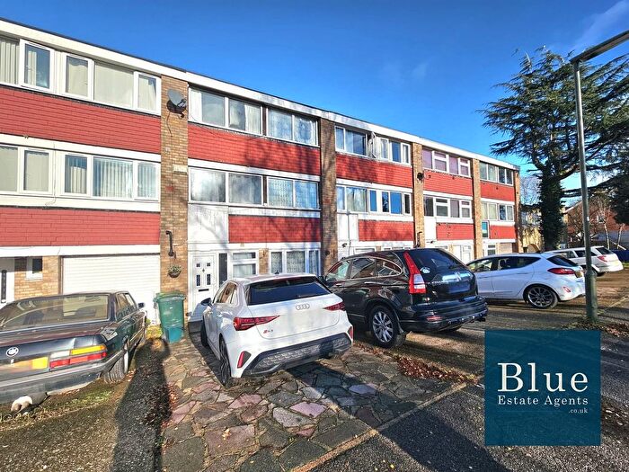 5 Bedroom Terraced House To Rent In Park Road, Stanwell, Staines-Upon-Thames, TW19