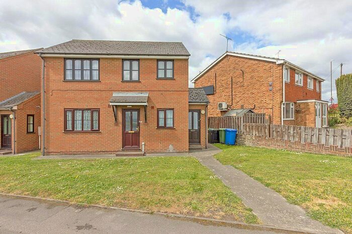 2 Bedroom Flat To Rent In Alexander Court, Chalkwell Road, Sittingbourne, Kent, ME10