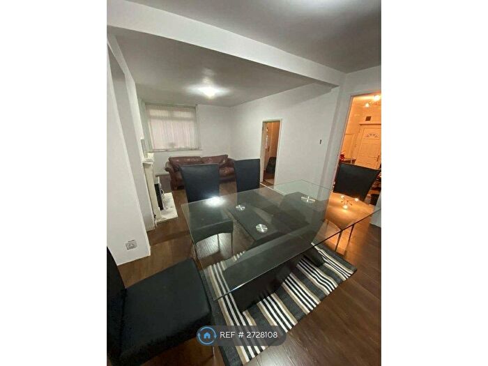 2 Bedroom End Of Terrace House To Rent In Birchington Avenue, Middlesbrough, TS6