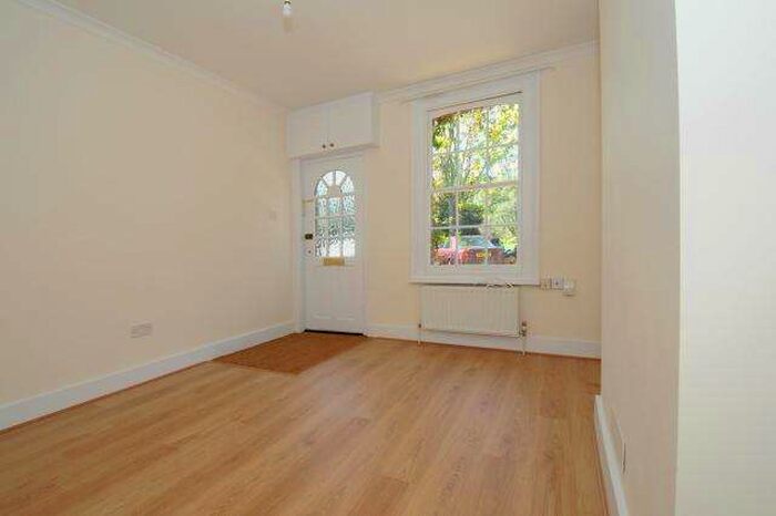 2 Bedroom Terraced House To Rent In Richmond, Surrey, TW9