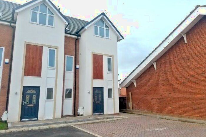 3 Bedroom Property To Rent In Lark Hill Court, St. Helens, WA9