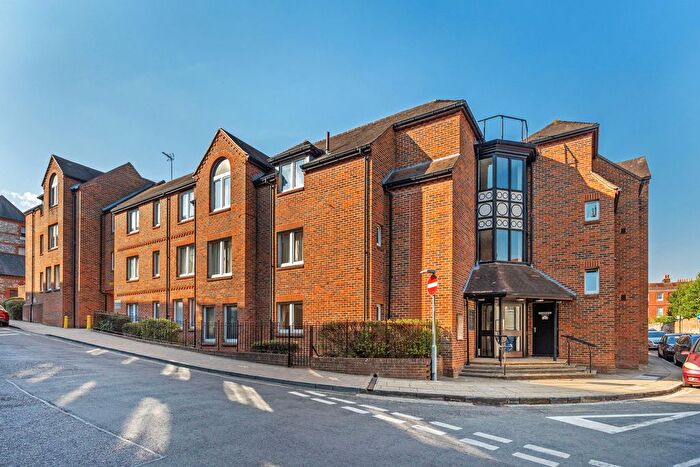 2 Bedroom Flat For Sale In St. Swithun Street, Lions Hall St. Swithun Street, SO23