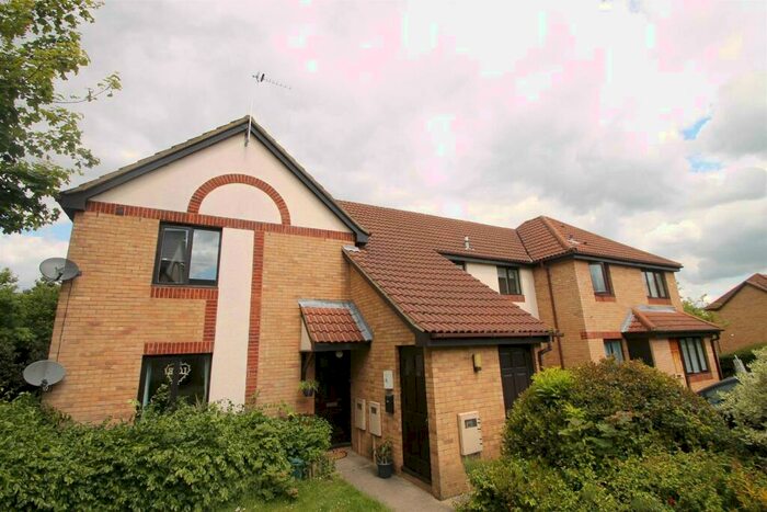 1 Bedroom Apartment To Rent In Pimpernel Grove. Walnut Tree, MK7