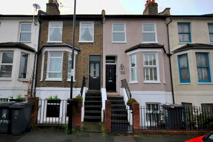 1 Bedroom Flat To Rent In Ronver Road London, SE12