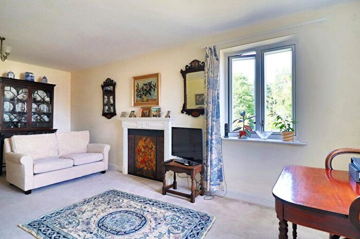 2 Bedroom Apartment For Sale In Tyefield Place, Hadleigh, IP7