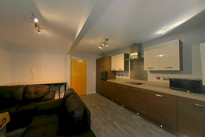 6 Bedroom House Of Multiple Occupation To Rent In Bill Rock House, Loughborough, LE11