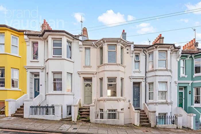 2 Bedroom Flat For Sale In Bentham Road, Brighton, East Sussex, BN2