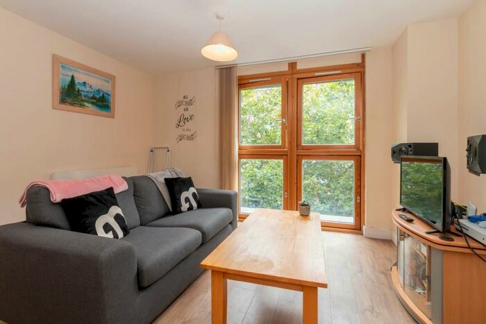 2 Bedroom Apartment To Rent In Temple House, Temple Street, B2