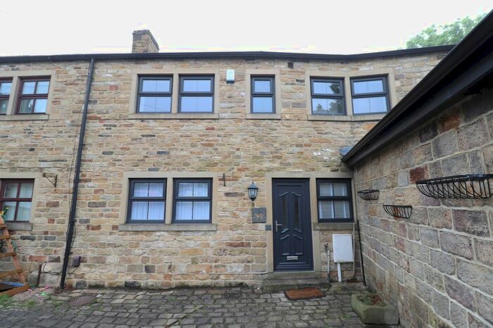 3 Bedroom Detached House To Rent In Clifton Fold, Clifton Road, Pudsey, West Yorkshire, LS28