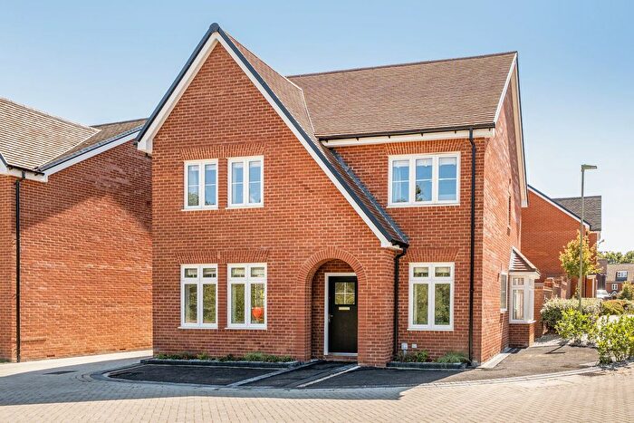 4 Bedroom Detached House For Sale In Cranesbill Road, Curbridge, Southampton, SO30