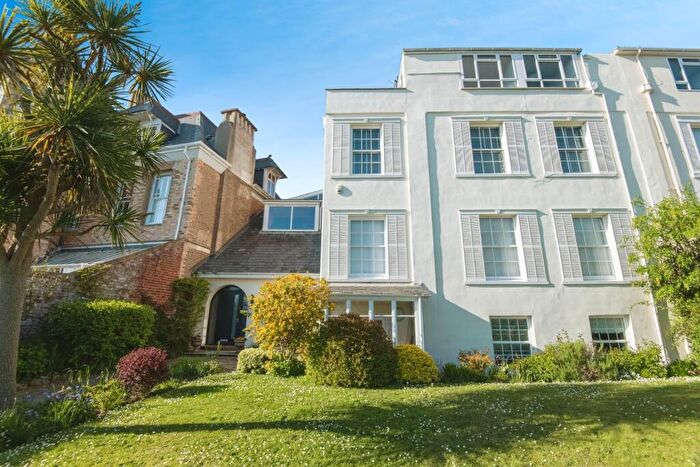 2 Bedroom Flat For Sale In Trefusis Terrace, Exmouth, Devon, EX8