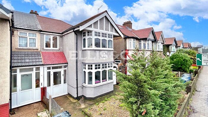 4 Bedroom Semi-Detached House For Sale In Norbreck Gardens, London, NW10