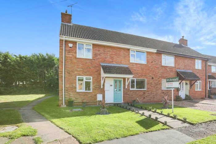 3 Bedroom End Of Terrace House For Sale In Heathfield Road, Norton, Evesham, WR11