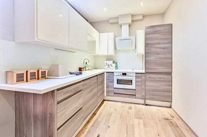 Studio For Sale In Wilmot Place, Camden, London, NW1