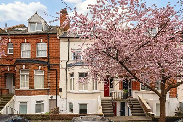 1 Bedroom Flat For Sale In Kingdon Road, West Hampstead, NW6