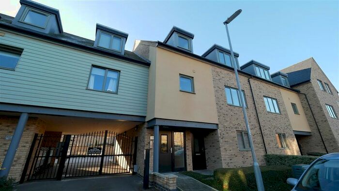 2 Bedroom Flat To Rent In New Road, St. Ives, Huntingdon, PE27