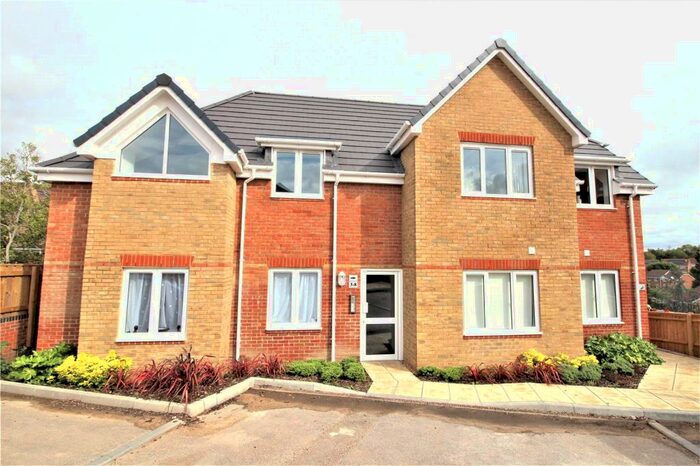2 Bedroom Apartment To Rent In Botley Road, Park Gate, Southampton, Hampshire, SO31