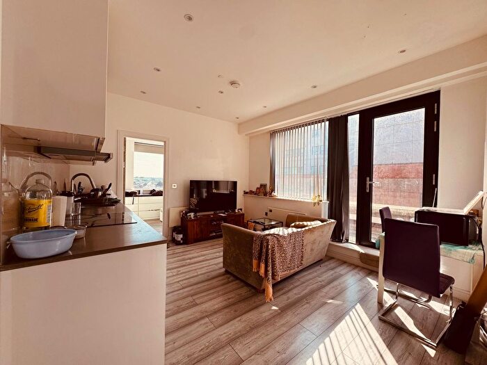 1 Bedroom Flat To Rent In Bath Road, Slough, SL1