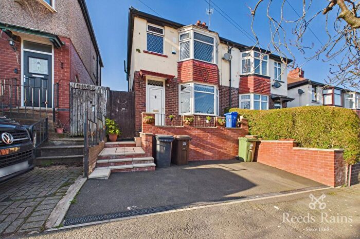3 Bedroom Semi Detached House For Sale In Rydalhurst Avenue, Sheffield, South Yorkshire, S6