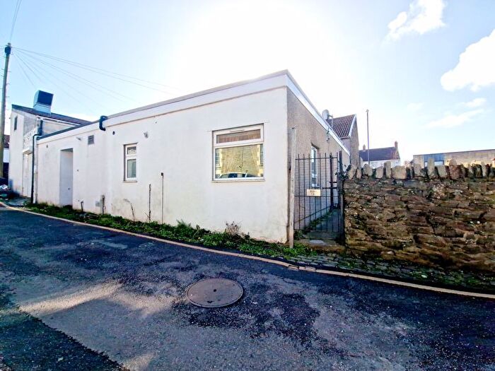 2 Bedroom Flat To Rent In High Street, Bristol, BS15