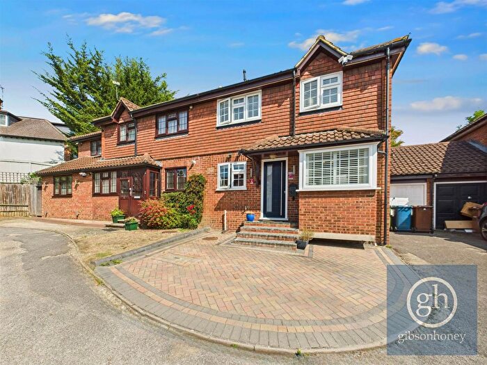 4 Bedroom Semi-Detached House To Rent In Copperfield Way, Pinner, Middlesex, HA5