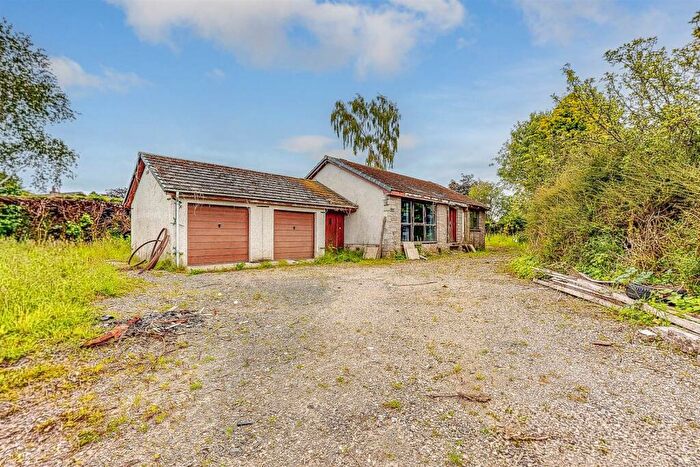 2 Bedroom Detached Bungalow For Sale In Fraser Avenue, Wolfhill, Perth, PH2