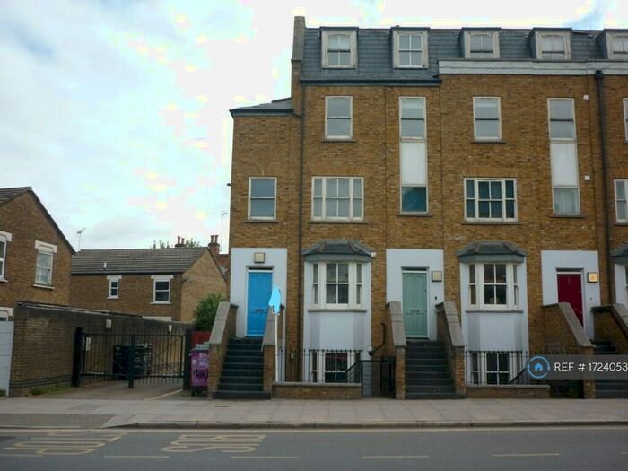 2 Bedroom Flat To Rent In Grove Road, London, E3