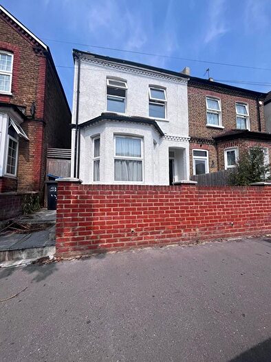 4 Bedroom Semi-Detached House To Rent In Apsley Road, London, SE25