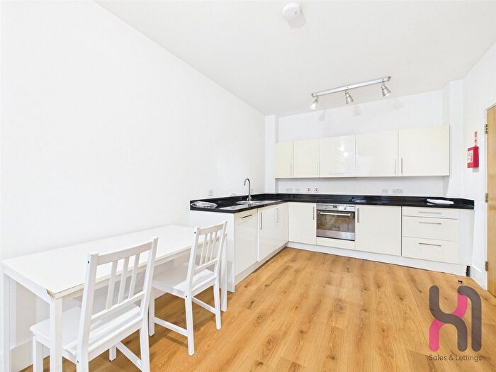 1 Bedroom Flat To Rent In Town Hall, Bexley Square, Salford, Manchester, M3