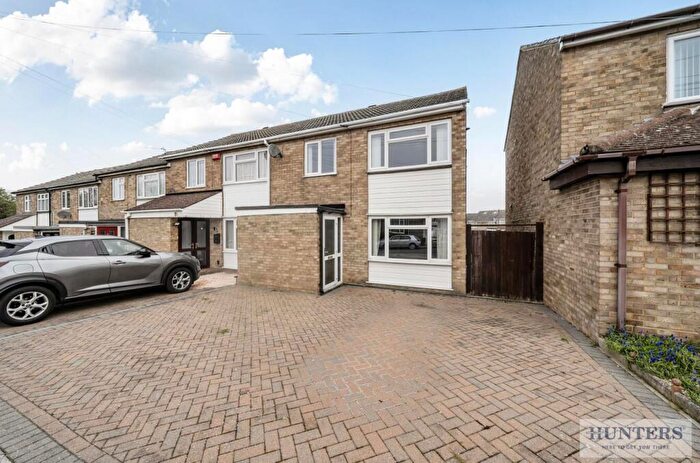 3 Bedroom End Of Terrace House For Sale In Durrant Way, Swanscombe, DA10