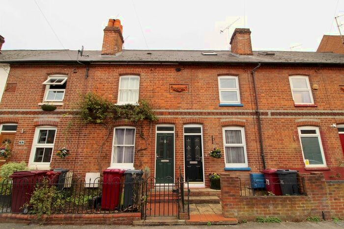 3 Bedroom Terraced House To Rent In Elgar Road, Reading, RG2