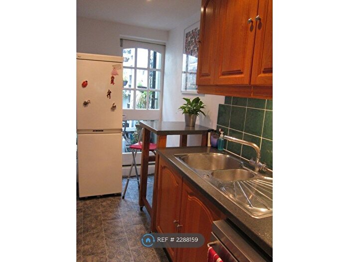 1 Bedroom Semi-Detached House To Rent In Fairland Road, Stratford, E15